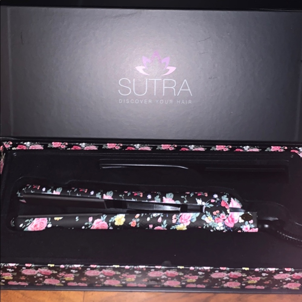 Brand new sutra straightener